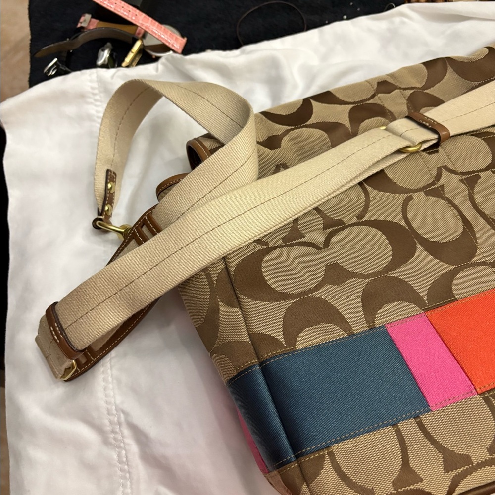 Coach Classic Multi Stripe Diaper Bag Large Lots Of Pockets Great Condition - Picture 10 of 11